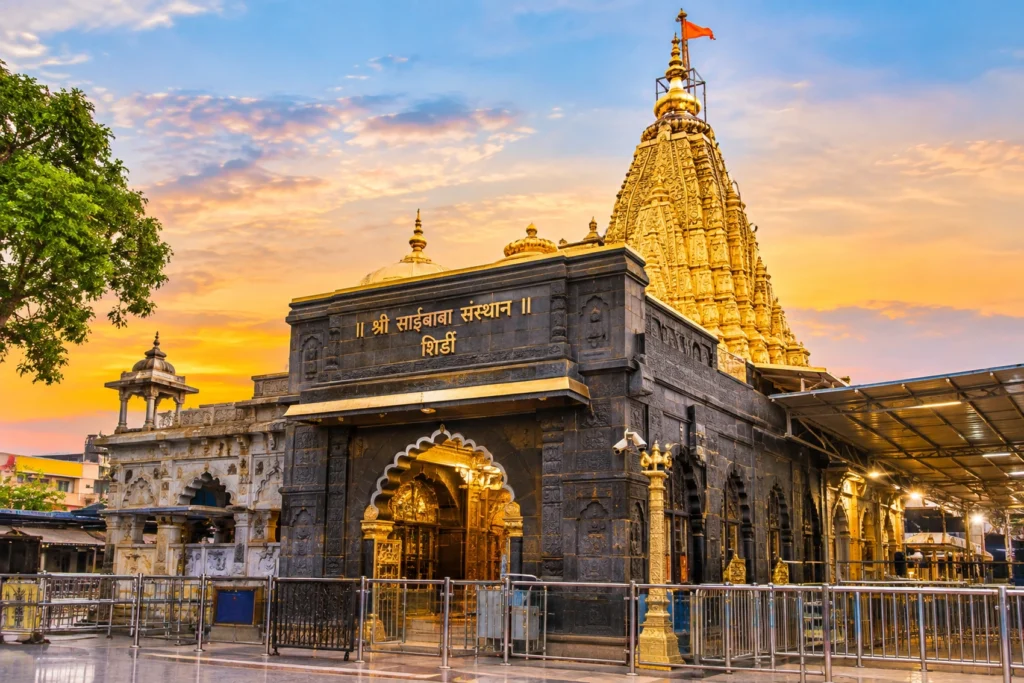 shirdi_temple_view_1700x1134